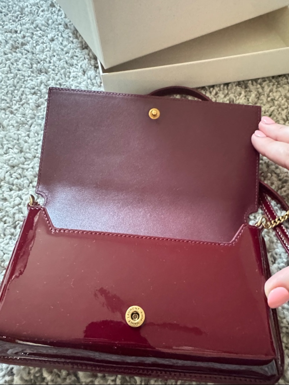 Saint Laurent Kate Shoulder Bag in Grenat Red patent leather - Picture 4 of 6